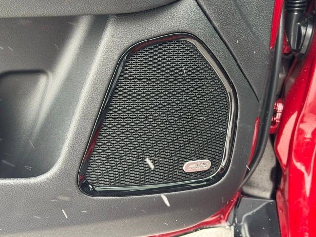 New 2026 Red Hot Pearlcoat Jeep Latitude Altitude image 10