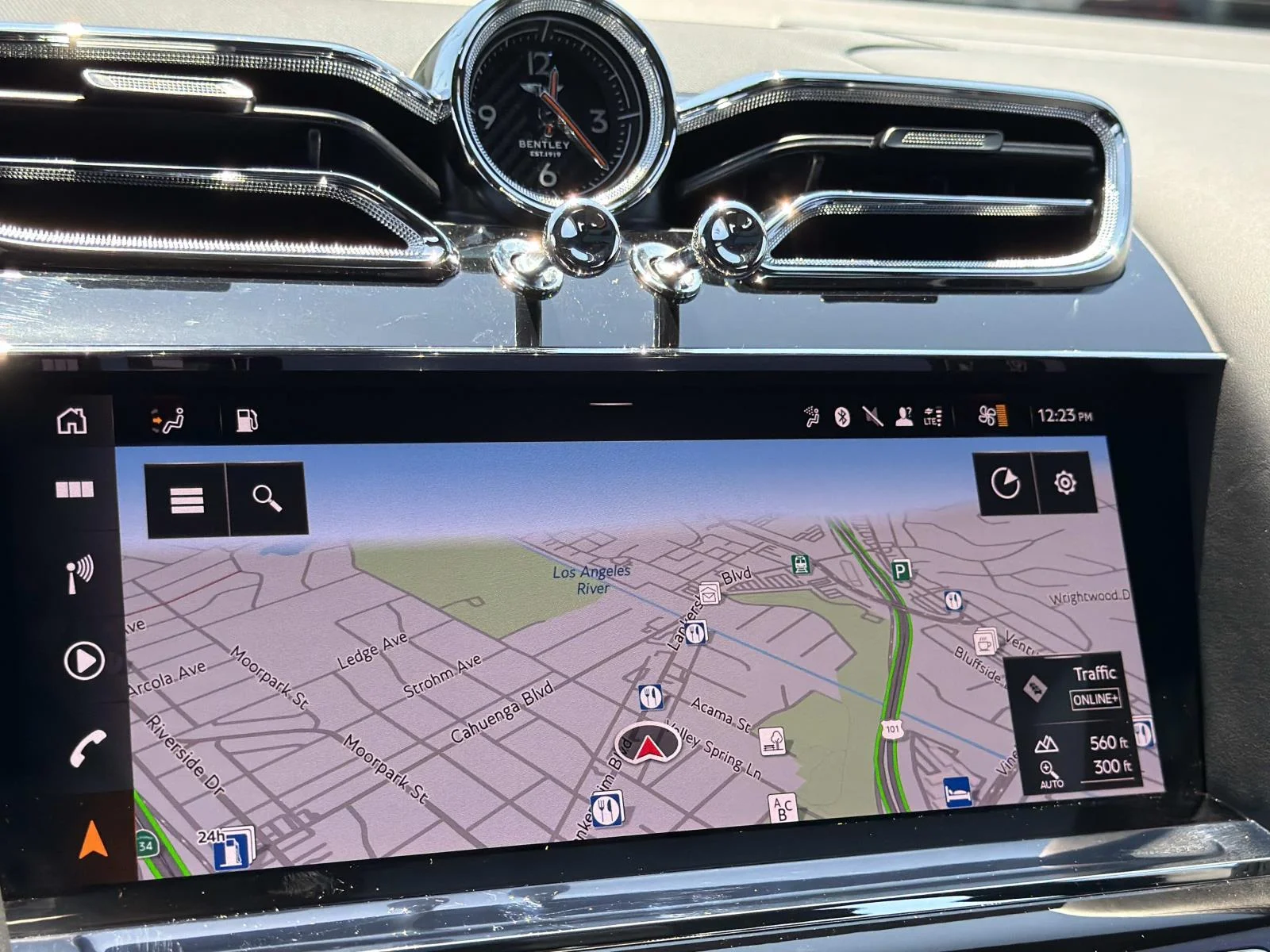 2024 Bentley Bentayga - Photo 34