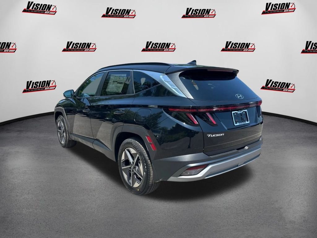 Used 2025 Black Hyundai SEL Convenience image 7