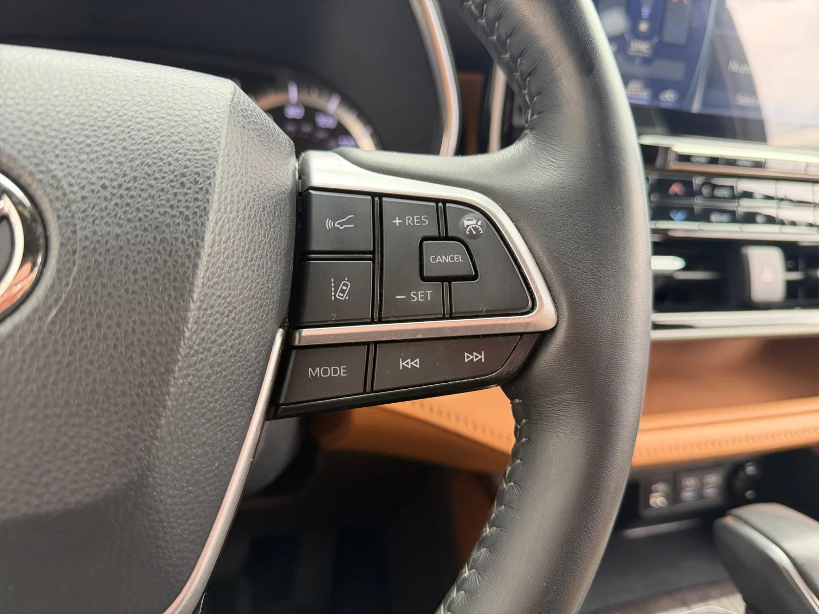 Used 2022 Blue Toyota Platinum image 12