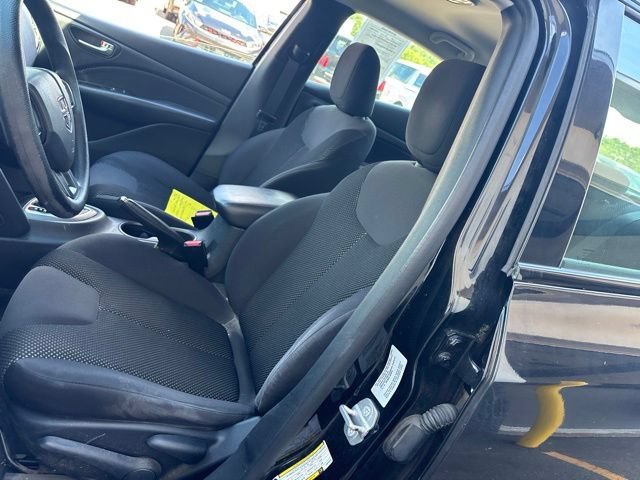 Used 2015 Pitch Black Clearcoat Dodge SE image 15
