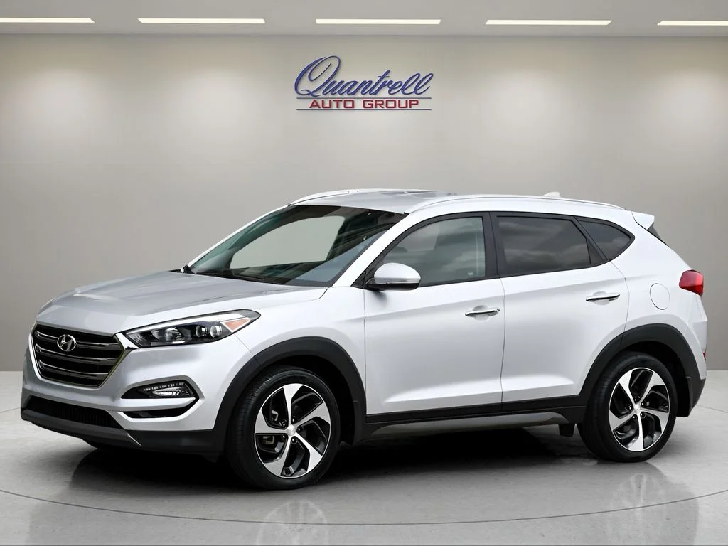Used 2016 Chromium Silver Hyundai Limited image 8