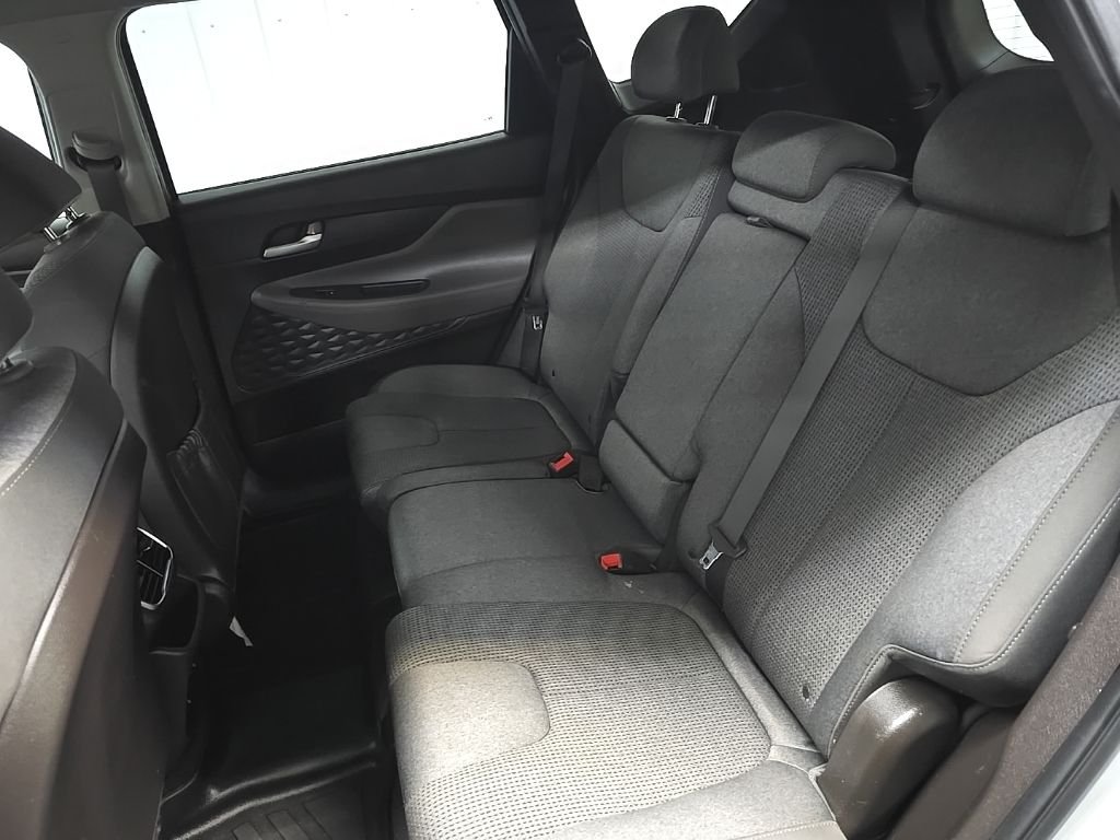 Used 2019 Silver Hyundai SE image 31