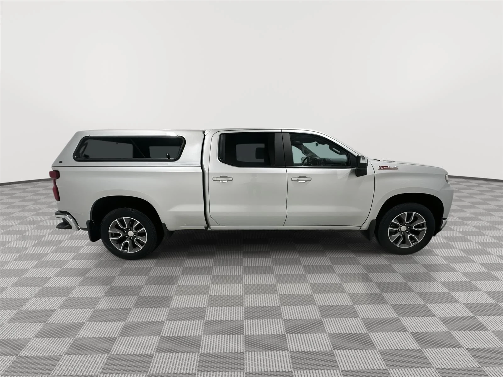 Used 2021 SILVER ICE METALLIC Chevrolet LT image 6