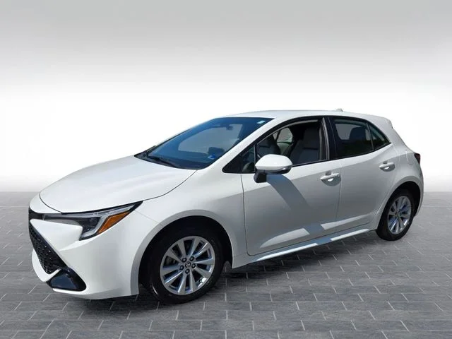 Used 2025 White Toyota SE image 3