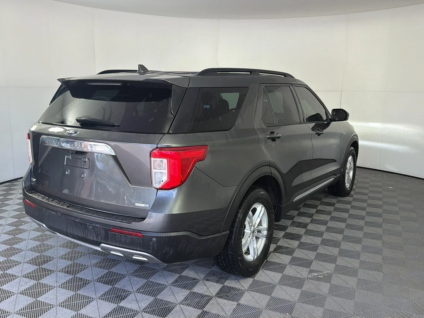 Used 2020 Magnetic Ford XLT image 4