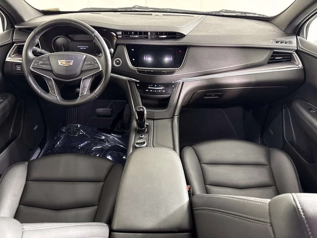 Used 2023 Silver Cadillac Luxury image 16