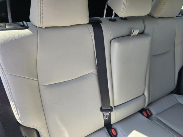 Certified Used 2020 SILVER SKY METALLIC Toyota  image 18
