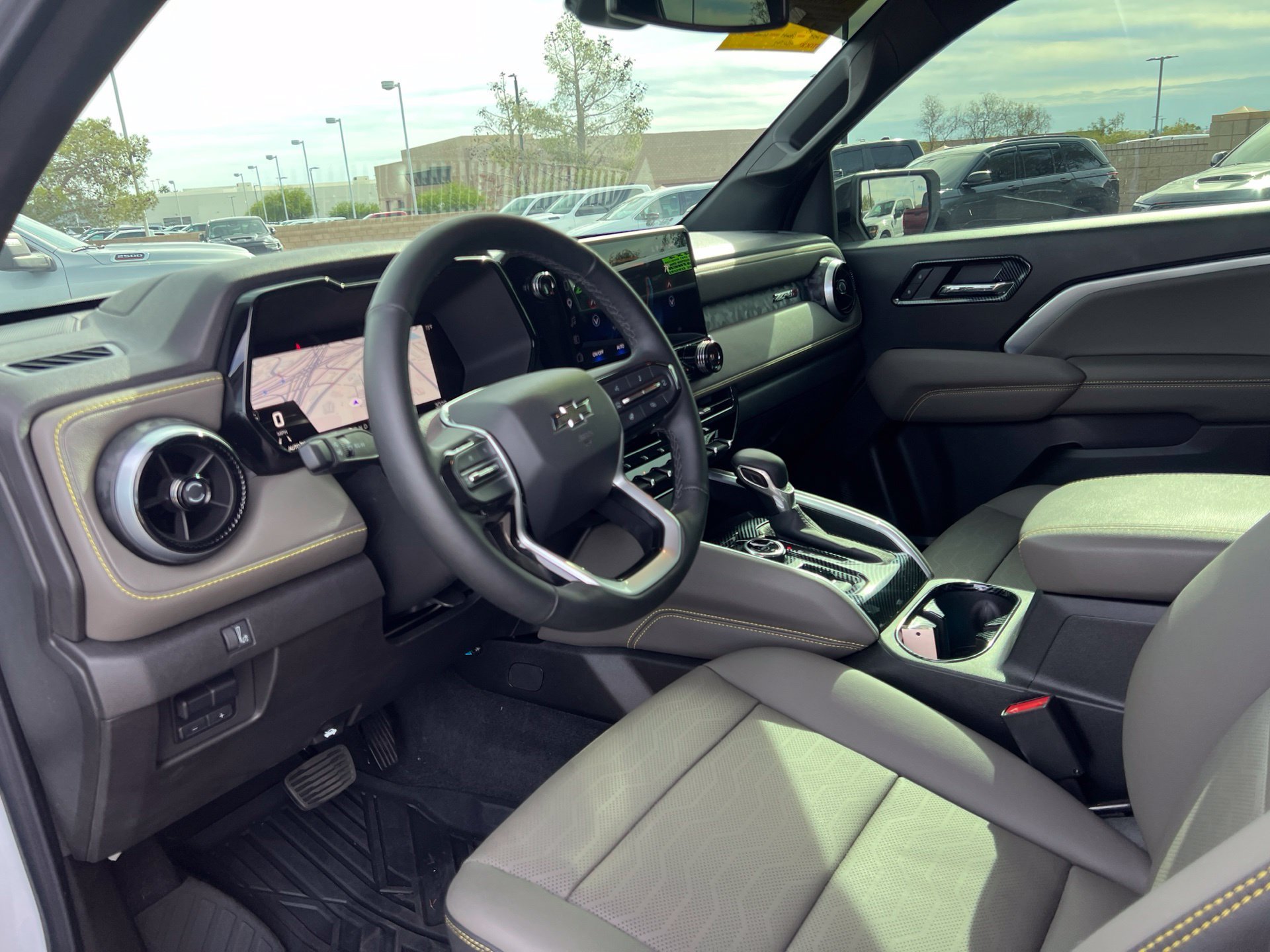 Used 2025 White Chevrolet ZR2 image 28