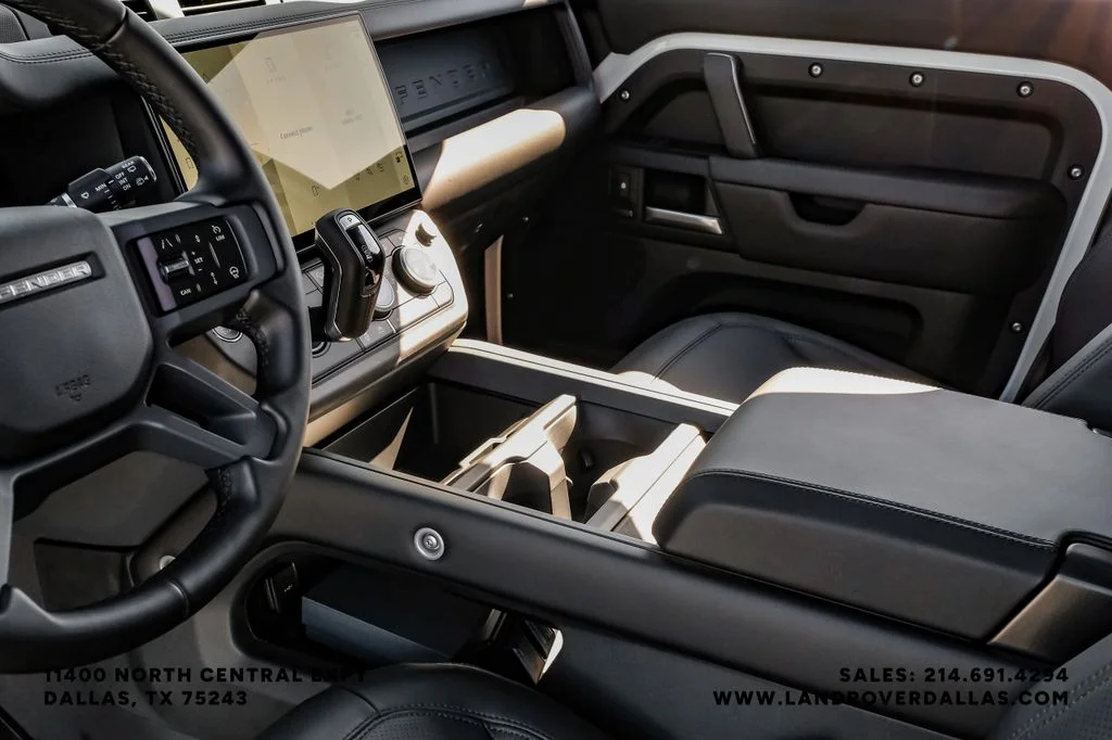 New 2026 Fuji White Land Rover X-Dynamic SE image 23