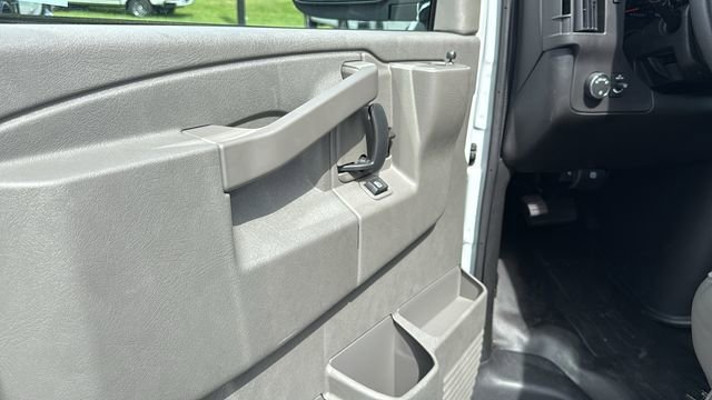 2025 Chevrolet Express Cargo Work Van - Photo 12