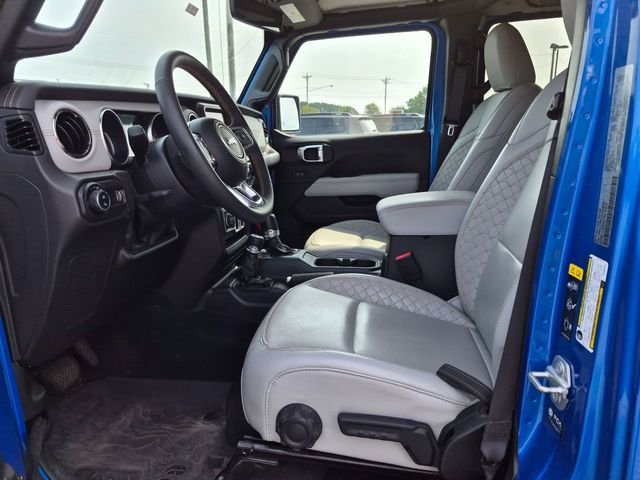 Used 2023 Blue Jeep Overland image 12