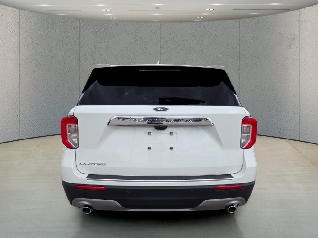Used 2021 White Metallic Ford Limited image 6