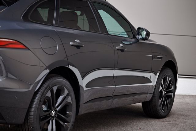 2026 Jaguar F-Pace R-Dynamic S - Photo 11