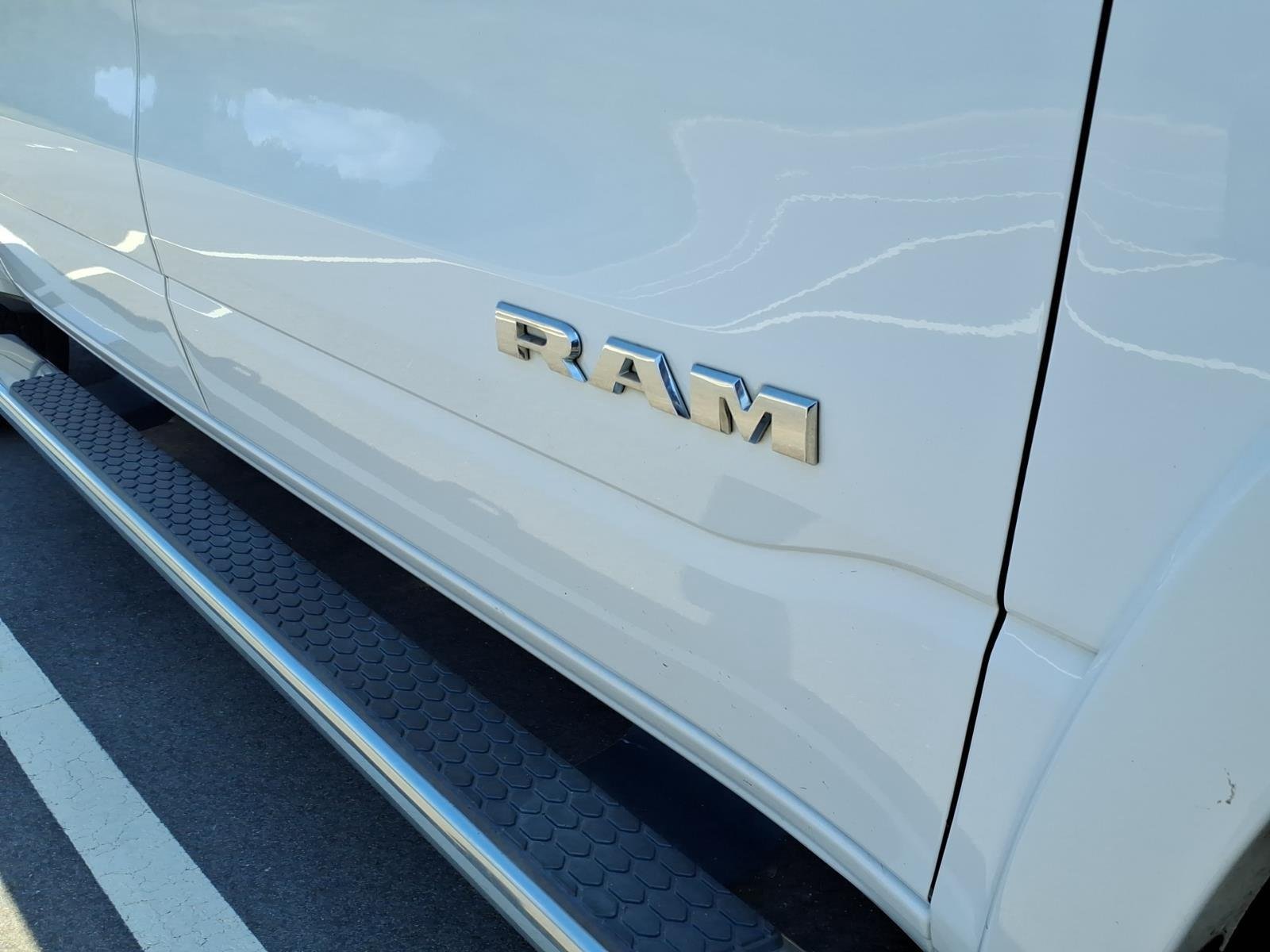 Used 2020 Bright White Clearcoat Ram Laramie image 10