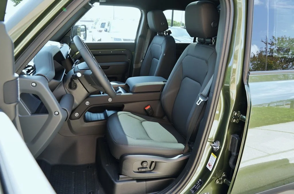 New 2026 Woolstone Green Land Rover S image 13