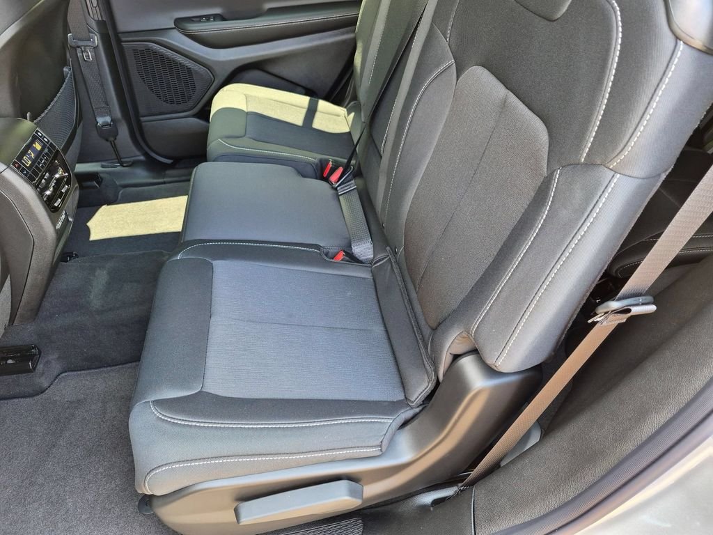 New 2026 Silver Zynith Exterior Paint Jeep Laredo X image 18