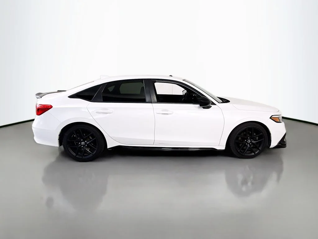 Used 2023 Platinum White Pearl Honda  image 13