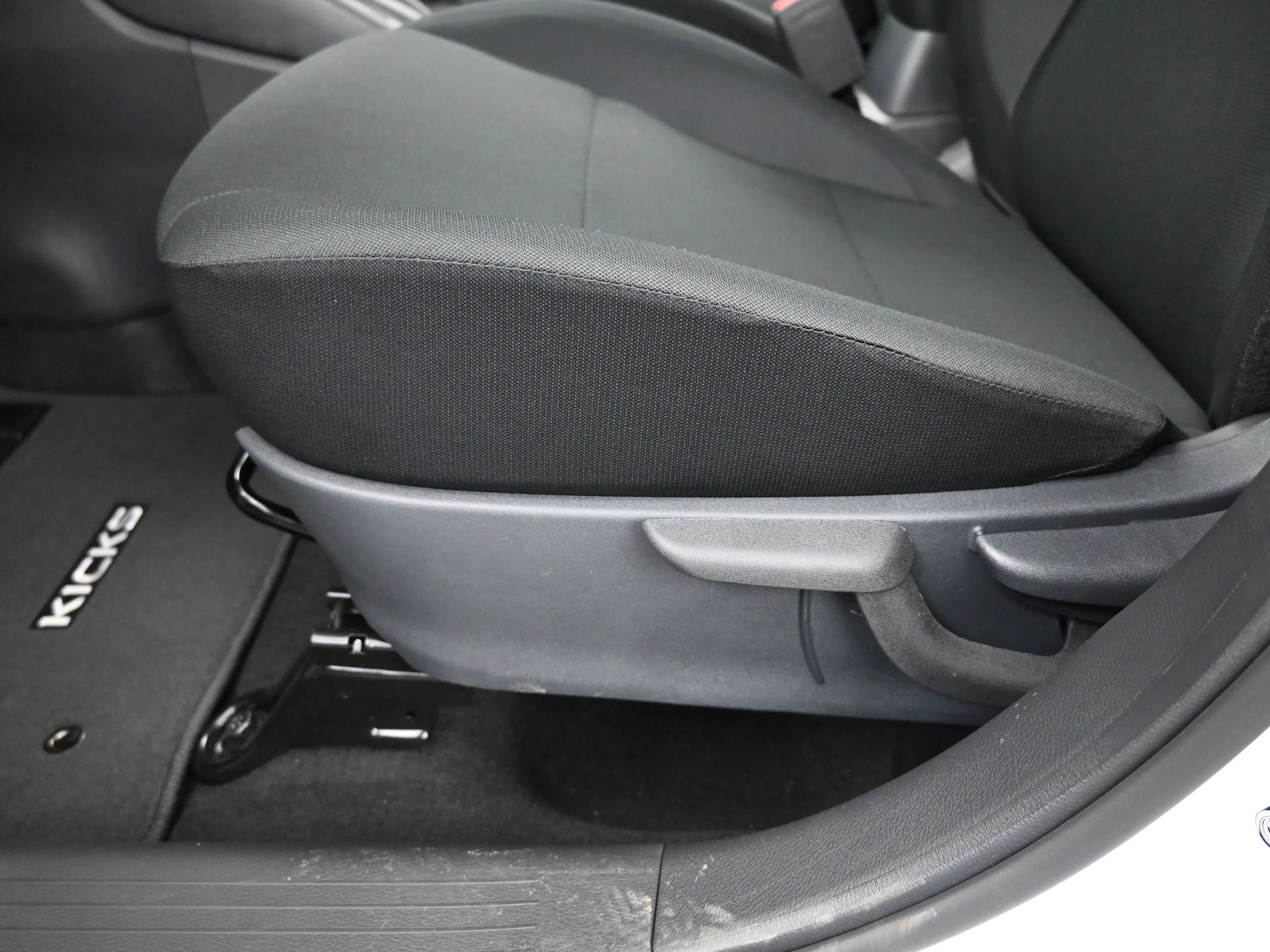 2025 Nissan KICKS PLAY Base - Photo 10