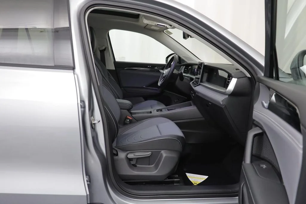 2026 Volkswagen Tiguan SE - Photo 19