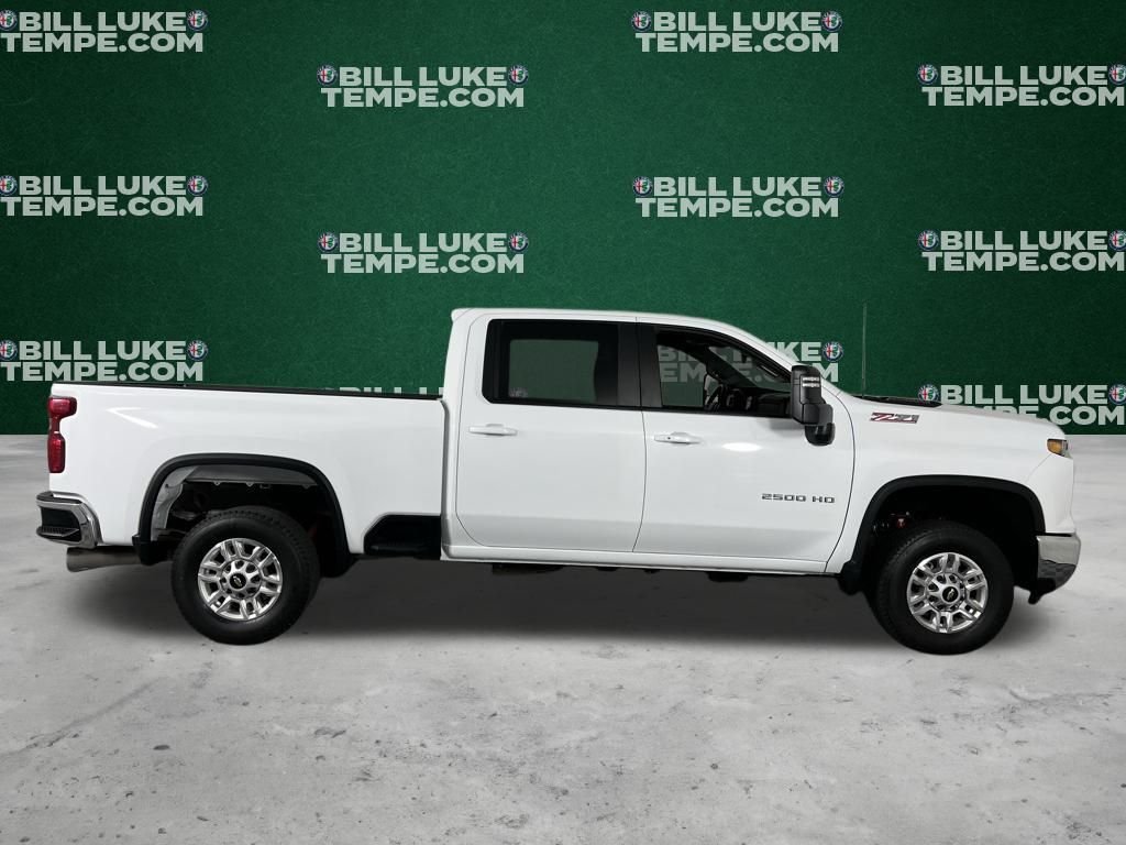 2024 Chevrolet Silverado 2500HD LT photo 2