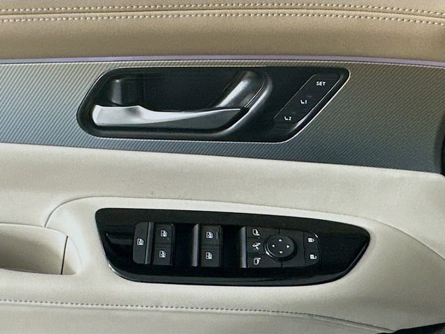 New 2026 Everest White Pearl TriCoat Nissan Platinum image 17