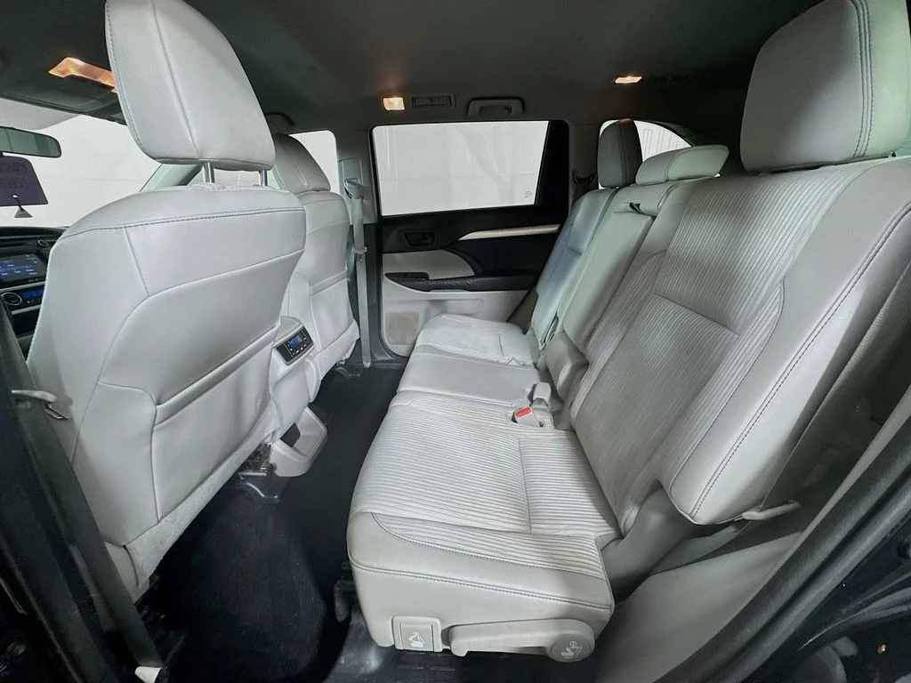 Used 2014 Black Toyota LE Plus V6 image 28