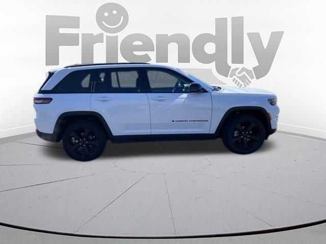 Used 2024 White Jeep Limited image 4