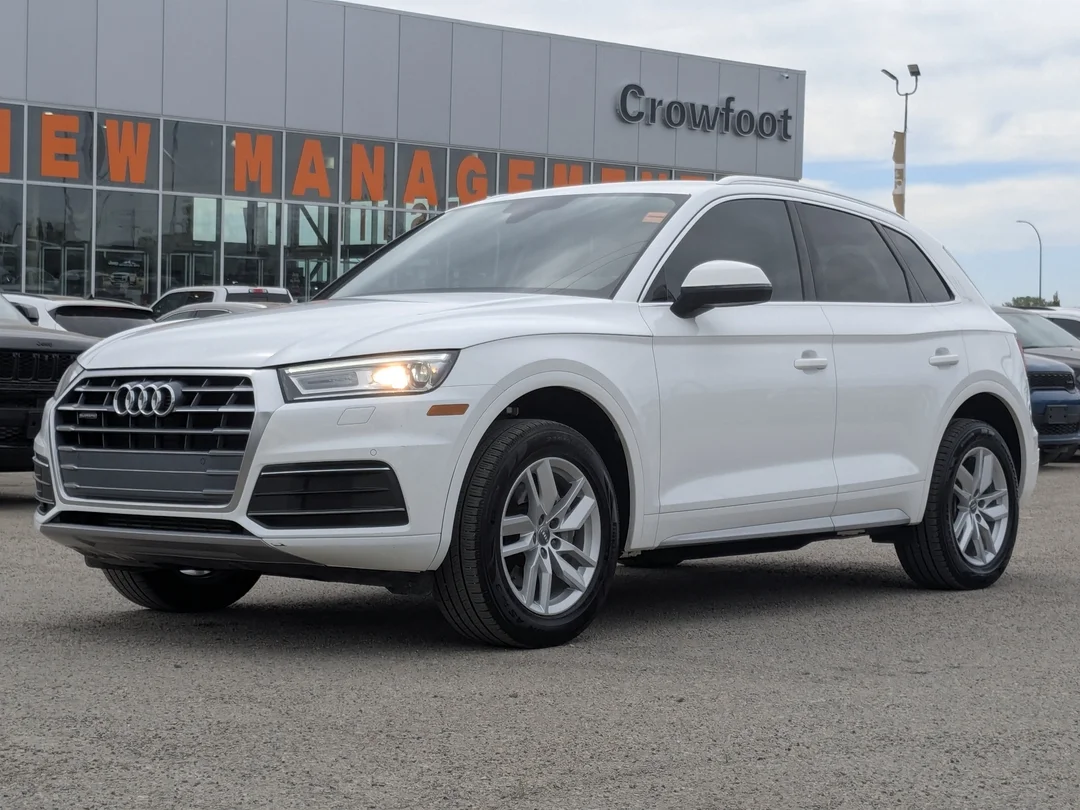 Certified Used 2020 White Audi Komfort - - AWD - Leather - LOW KMS & More! image 4