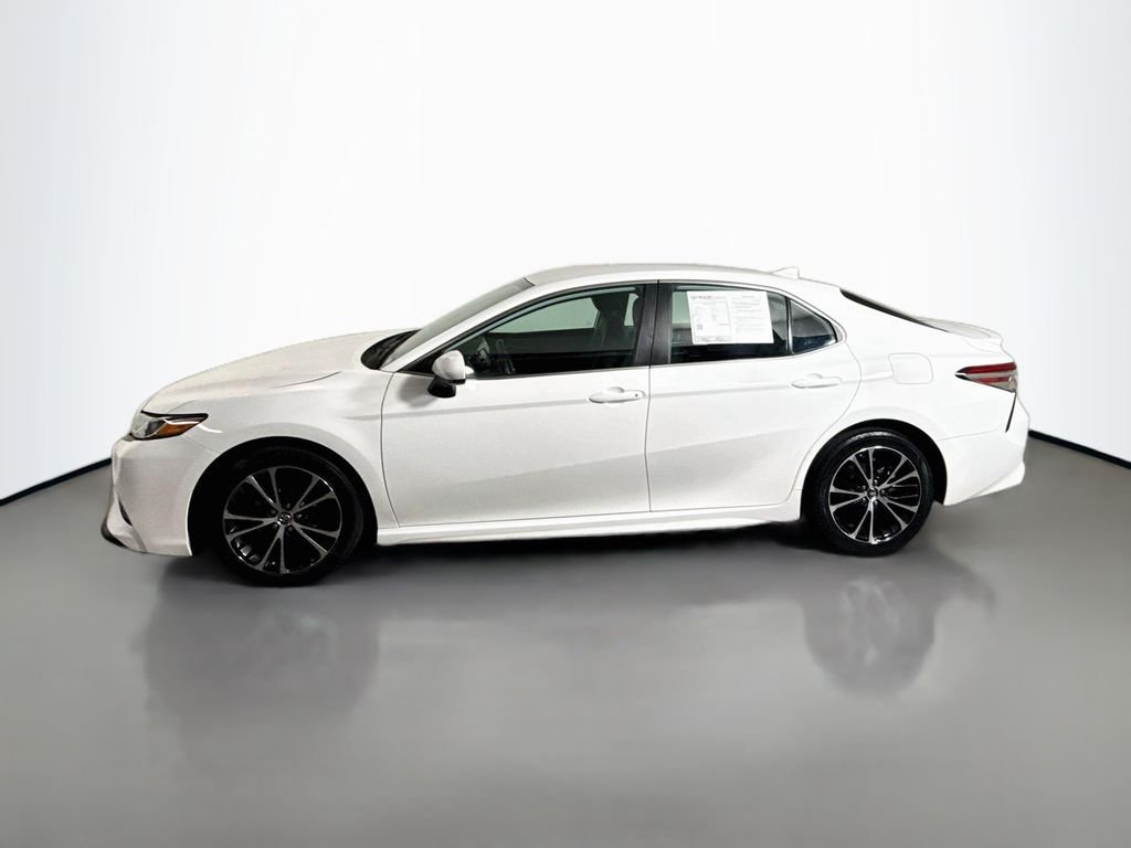 Used 2019 White Toyota  image 4