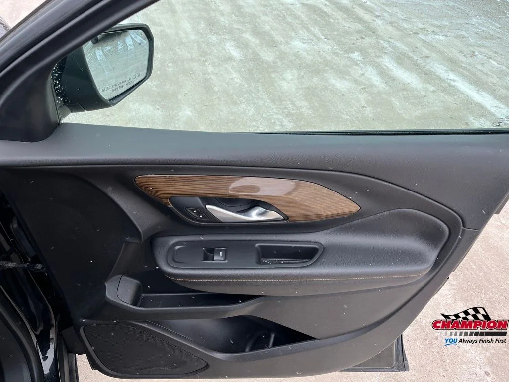Used 2018 Black GMC SLE image 40