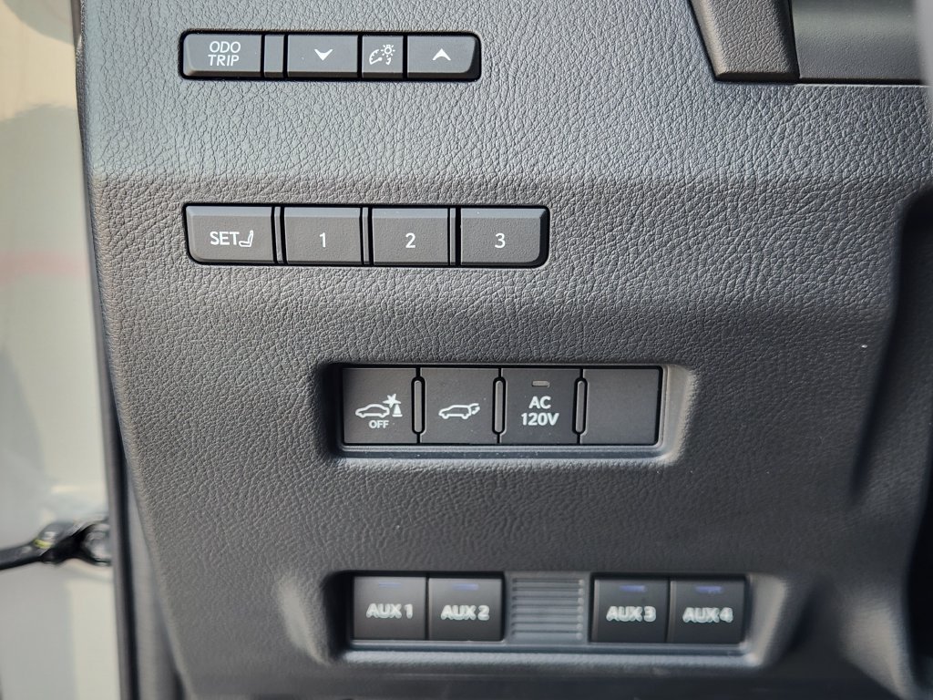 Certified Used 2025 Incognito Lexus 550 Overtrail image 21