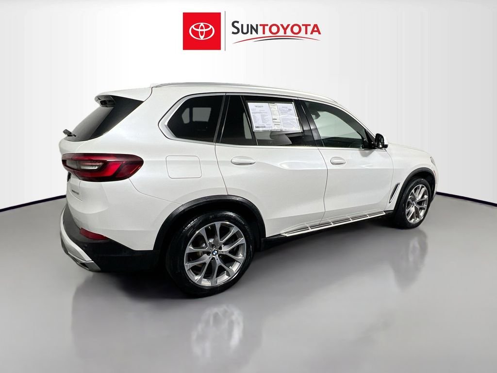Used 2023 White BMW xDrive40i image 4
