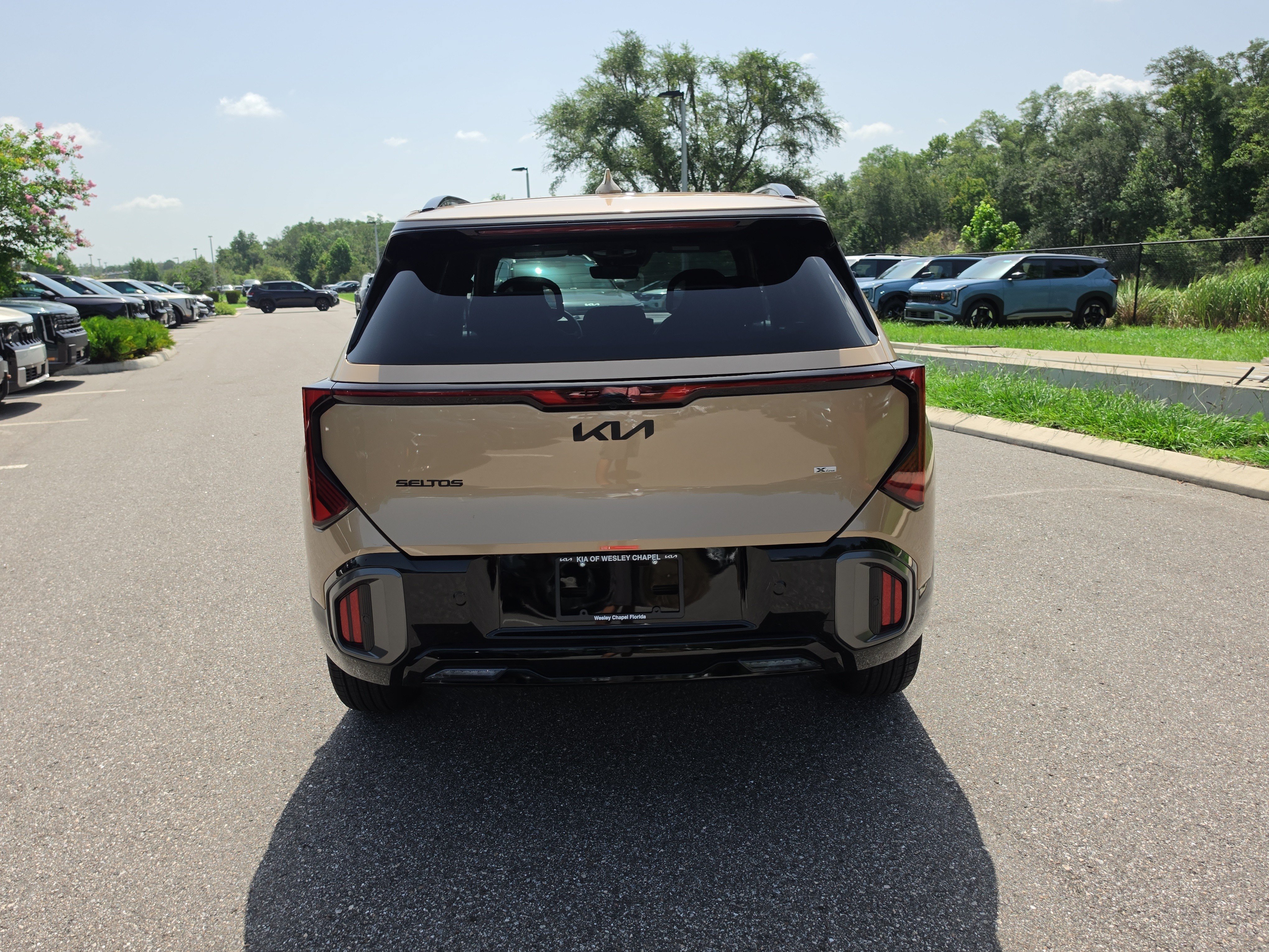 New 2027 Terrain Brown Kia X-Line S image 7