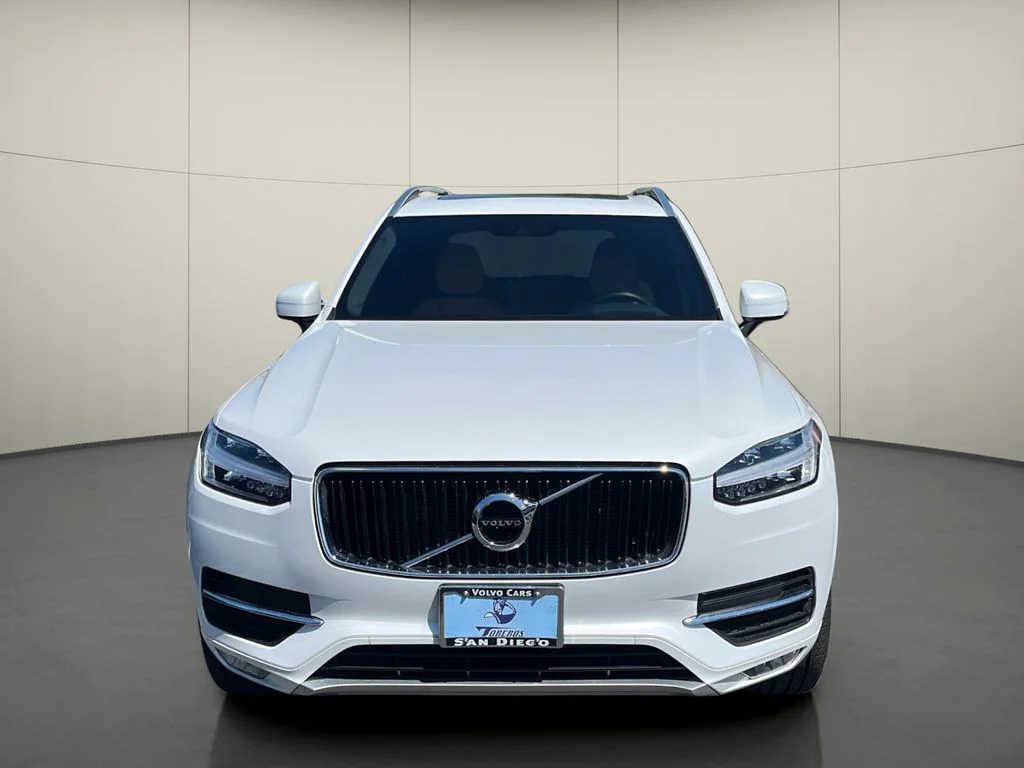 Used 2019 White Volvo T6 Momentum image 2