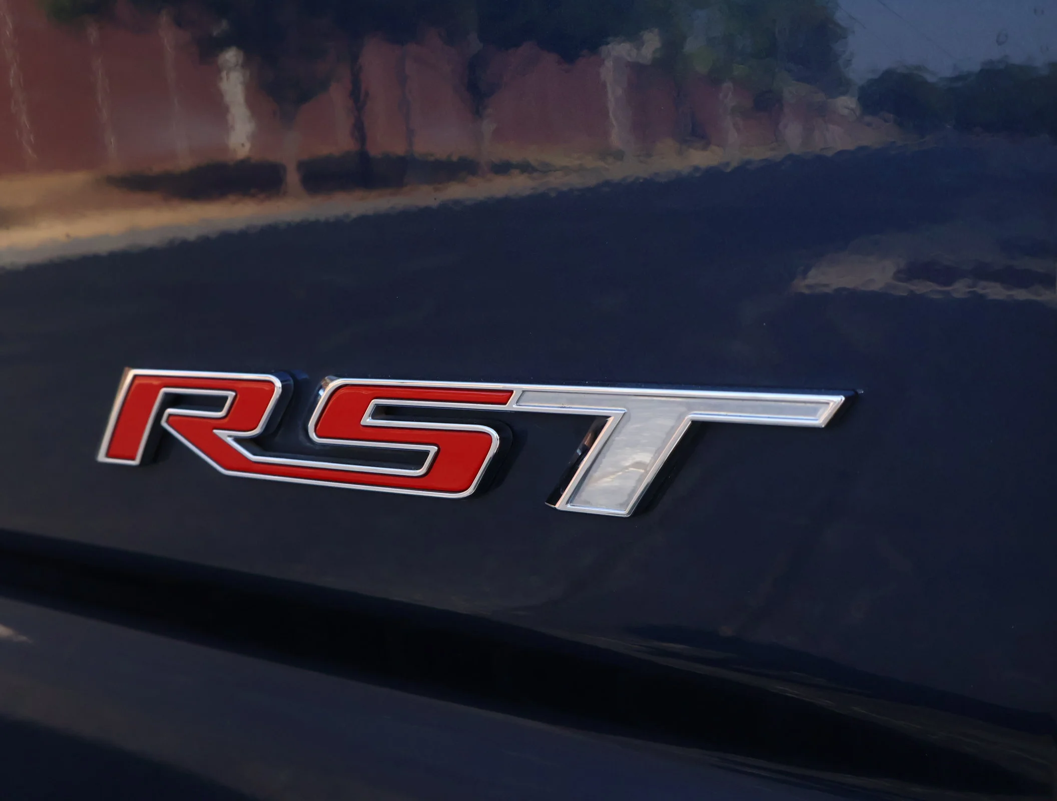 Used 2022 Northsky Blue Metallic Chevrolet RST image 25