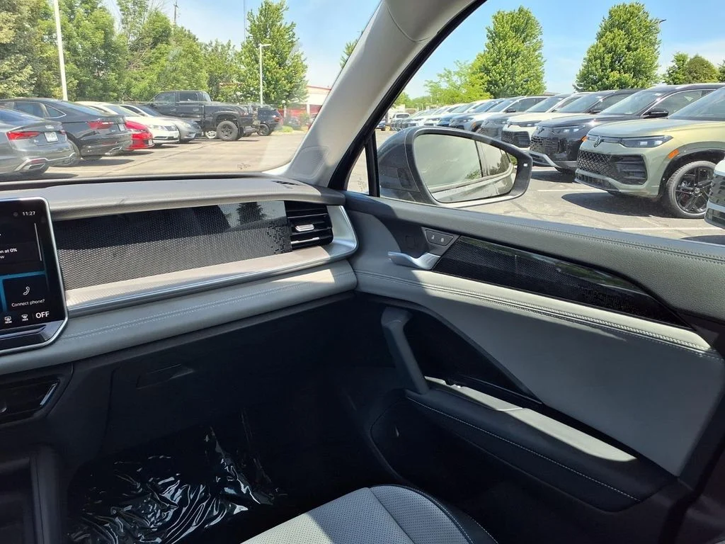 New 2026 Platinum Gray Metallic Volkswagen 2.0T SE image 20