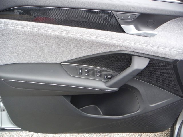 2025 Volkswagen Tiguan S - Photo 11