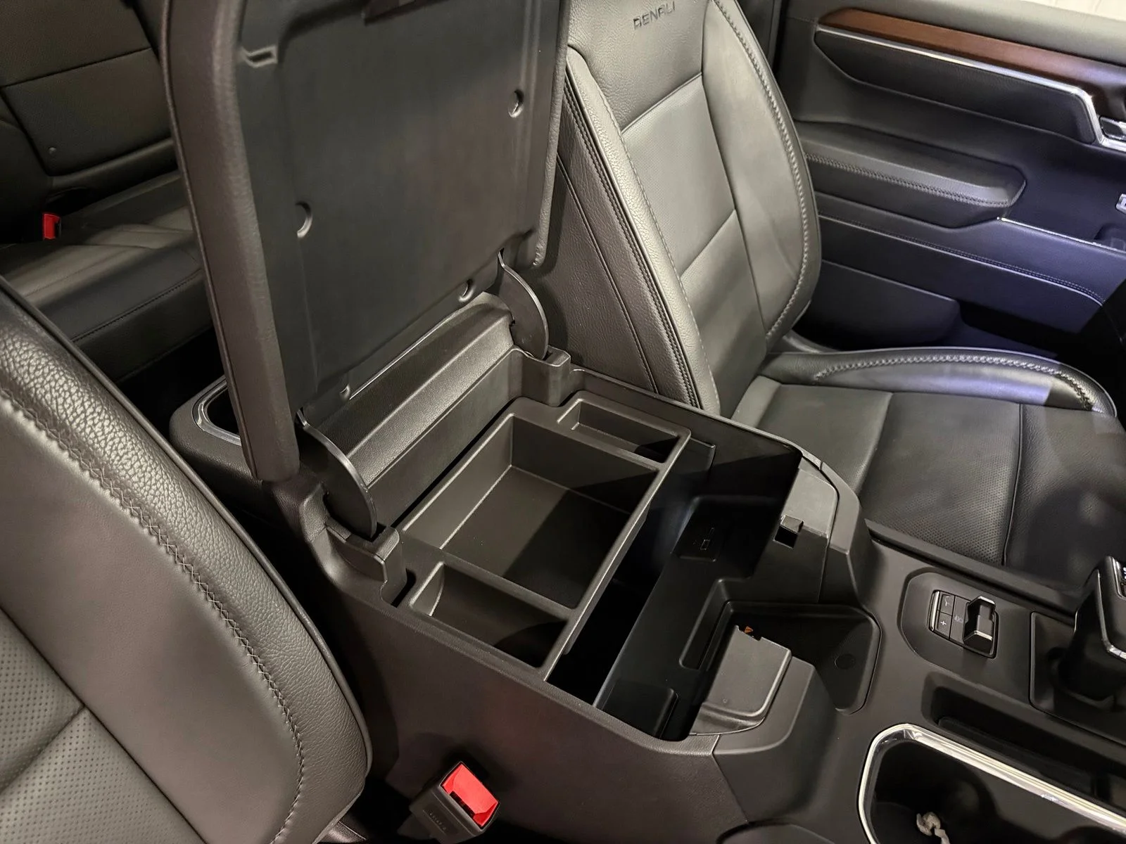 Used 2024 Red GMC Denali image 32