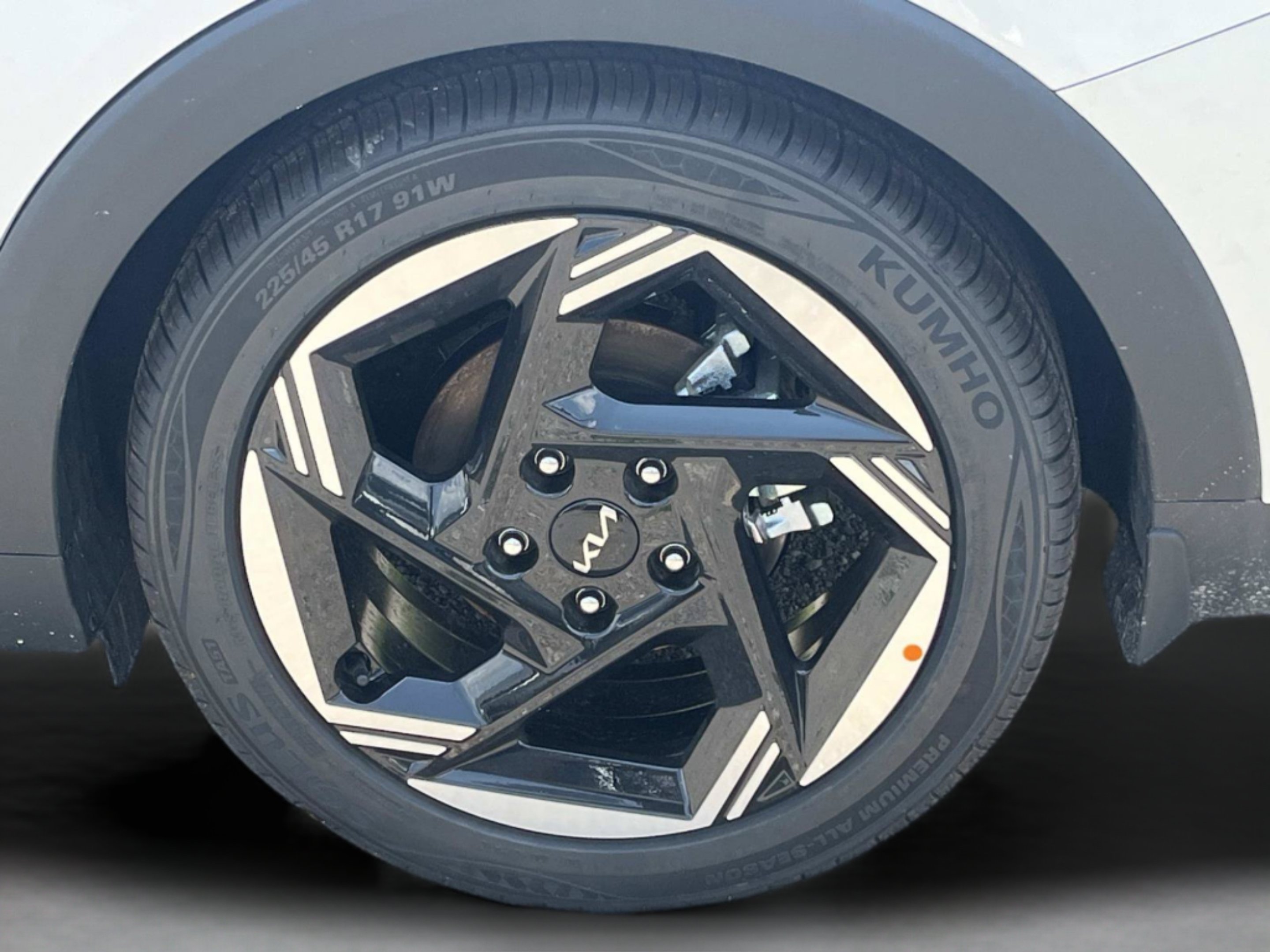 New 2026 Snow White Pearl Kia EX image 34