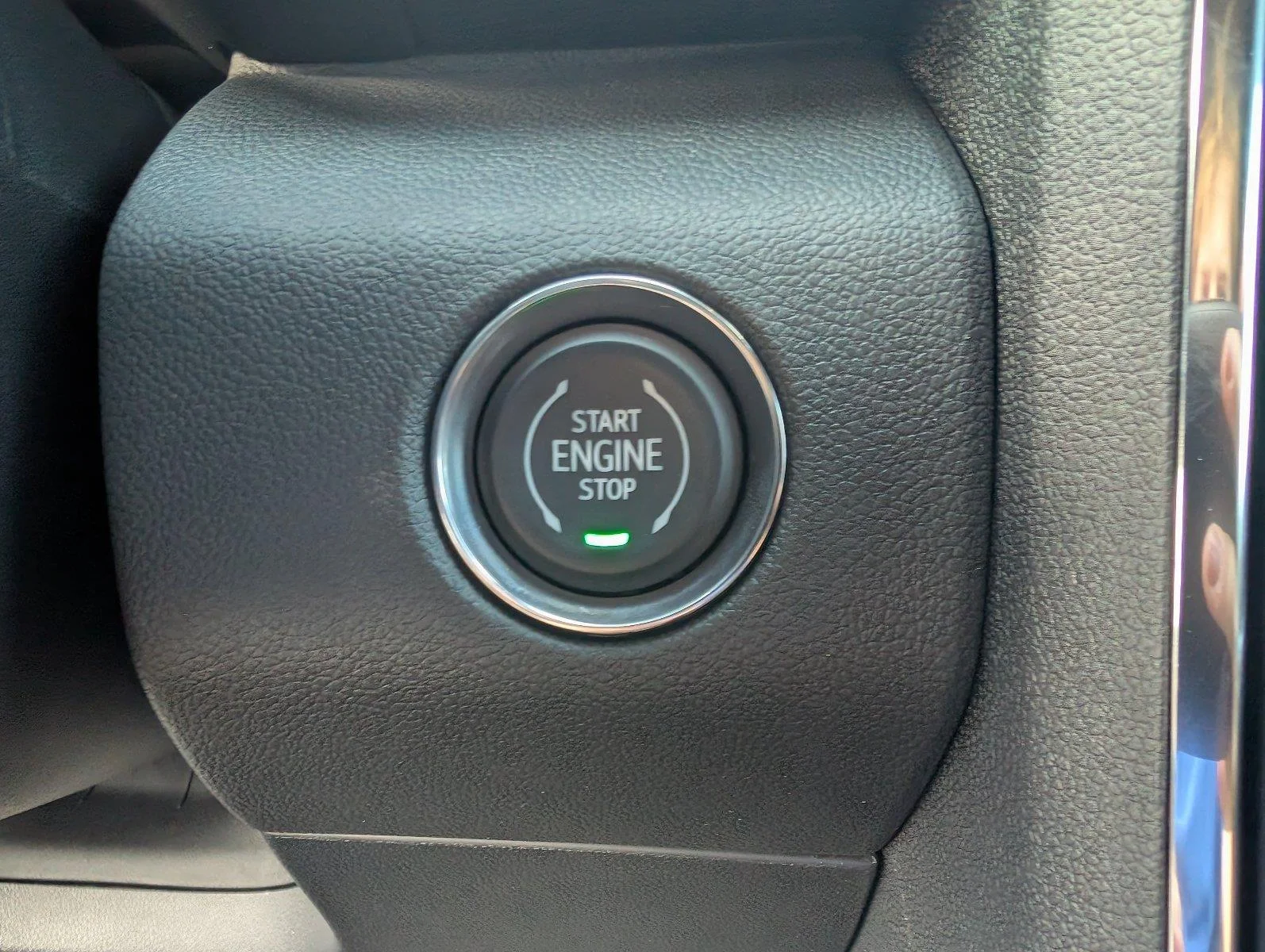 New 2027 Summit White GMC Elevation image 21