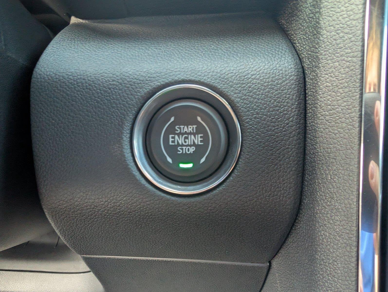 New 2027 Summit White GMC Elevation image 21