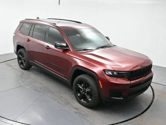 Used 2021 Velvet Red Pearlc Jeep Altitude image 32