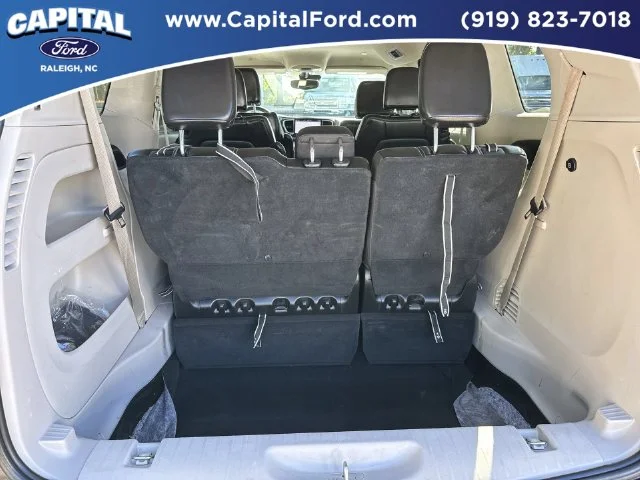 Used 2023 Black Chrysler Touring L image 16