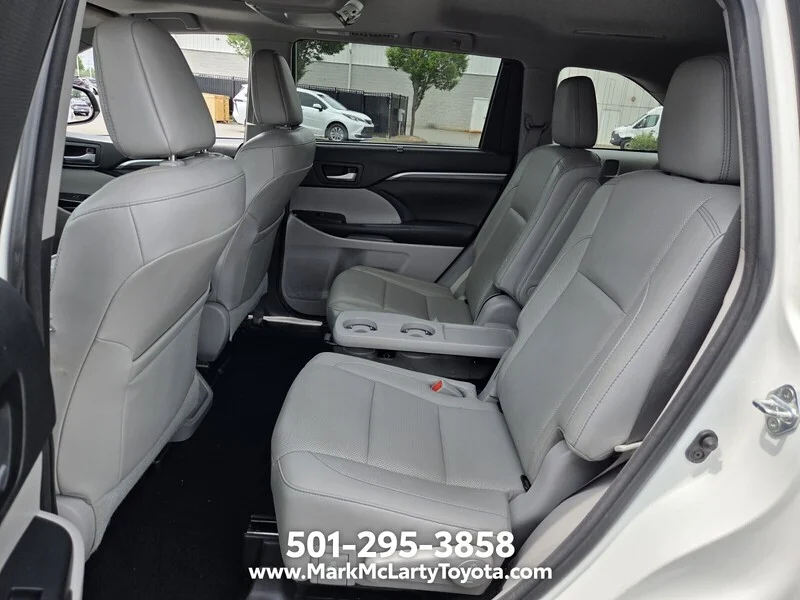 Used 2017 Blizzard Pearl TOYOTA LIMITED V6 FWD image 10