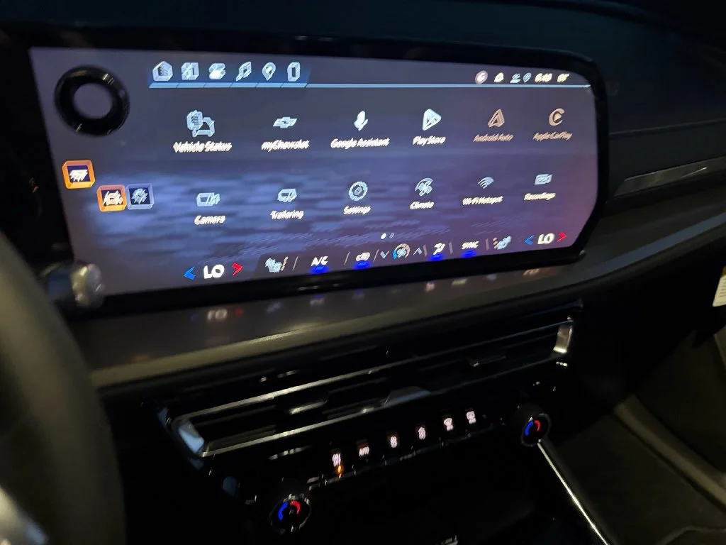 New 2027 Mosaic Black Metallic Chevrolet LT image 14