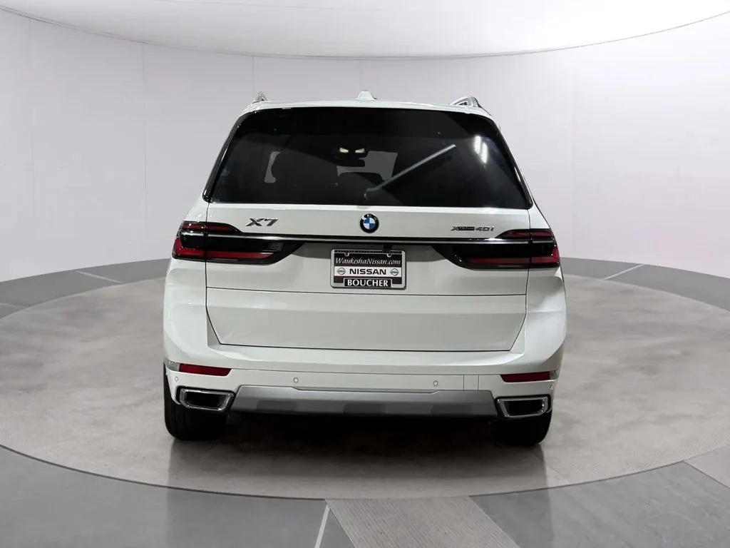 Used 2026 Alpine White BMW xDrive40i image 4