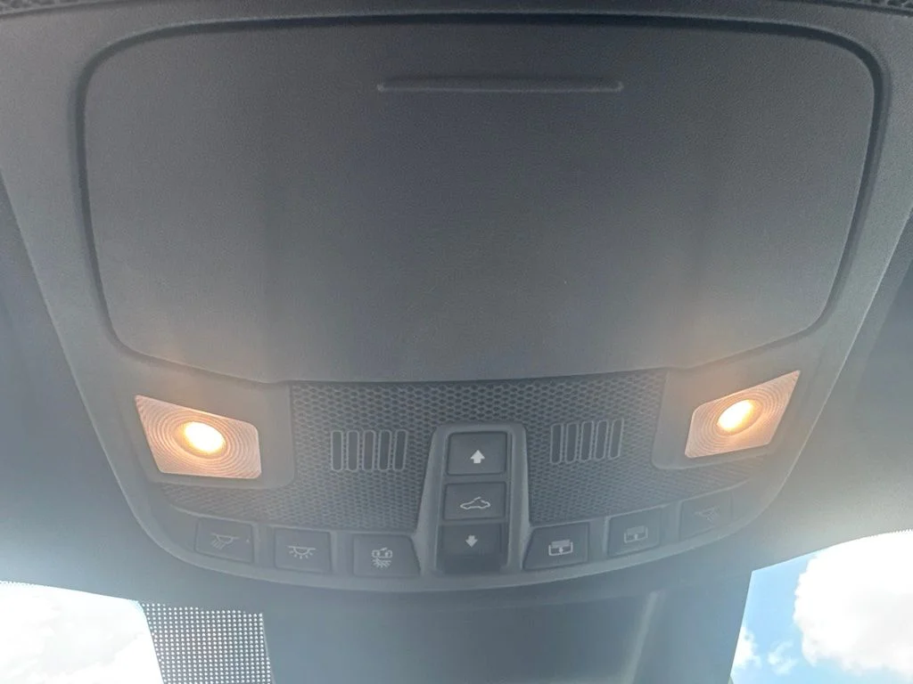 Used 2021 White Ford XLT image 18