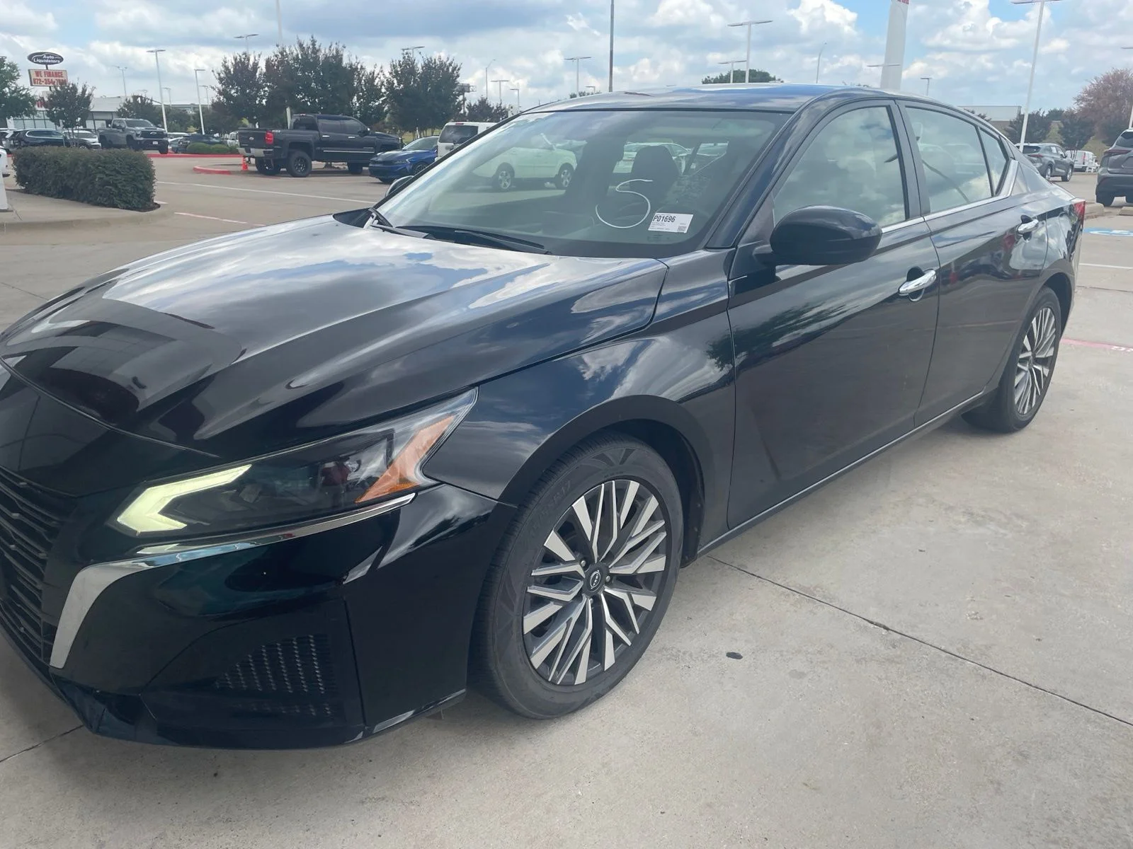 Used 2023 Black Nissan 2.5 SV image 1
