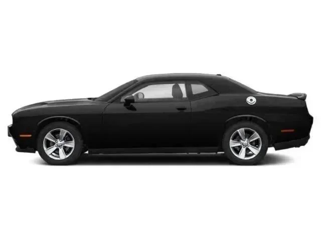 Used 2019 Black Dodge SXT image 2